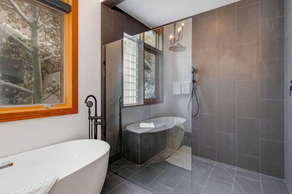 Photo of Bathroom in Park Meadows