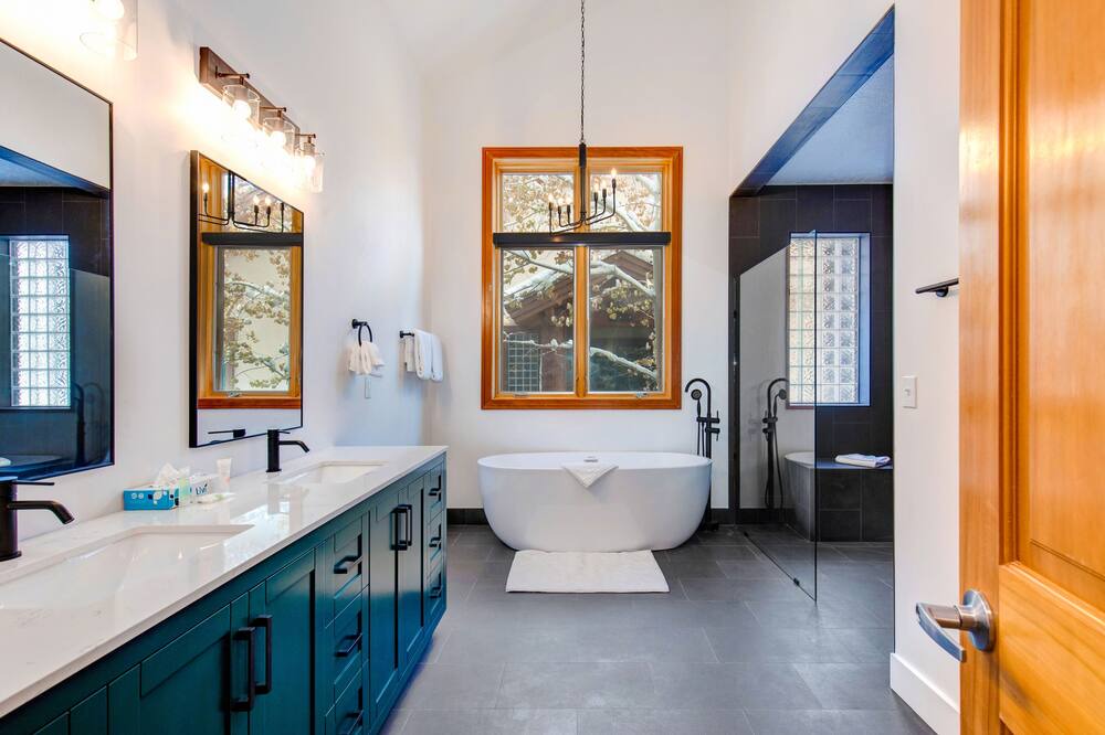 Photo of Bathroom in Park Meadows
