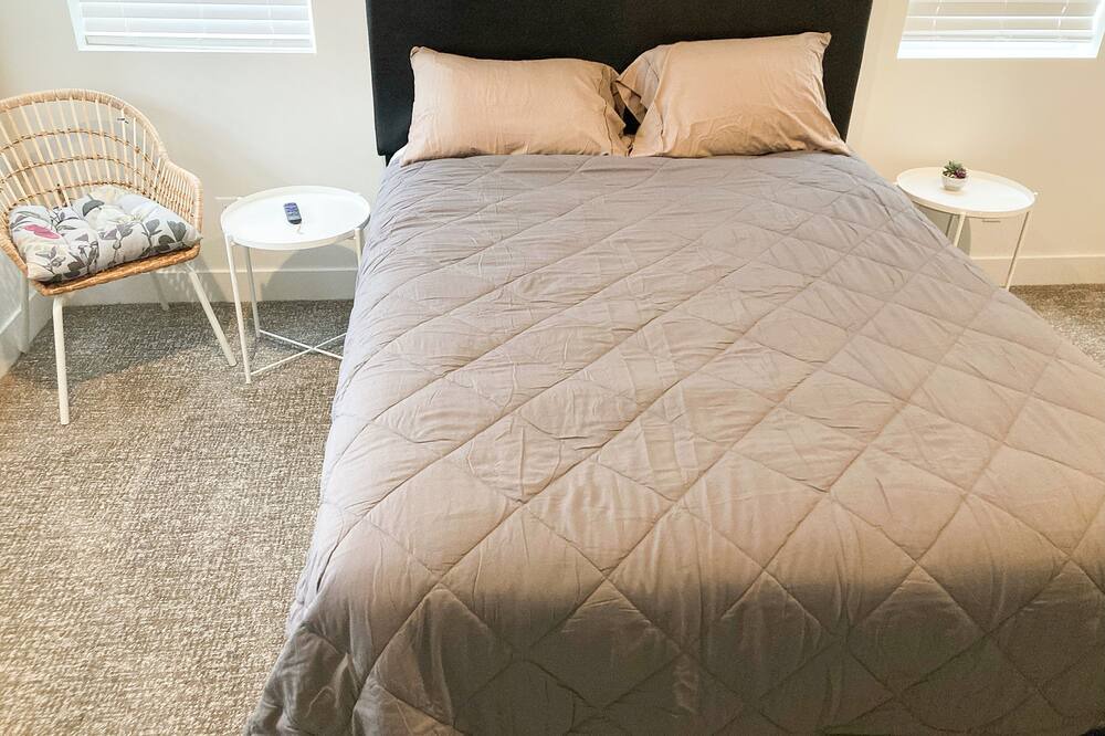 Photo of Bedroom in Salem
