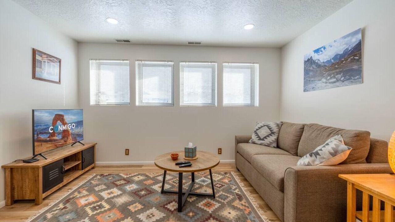 Photo of Livingroom in Sandy