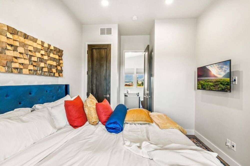 Photo of Bedroom in North Snyderville Basin