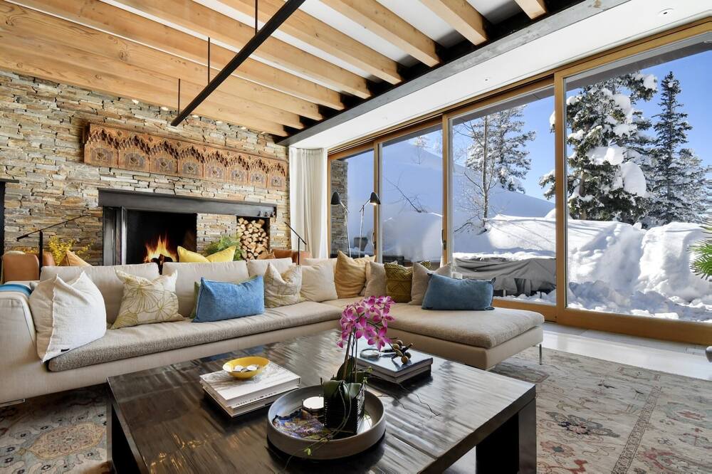 Photo of Livingroom in Empire Pass