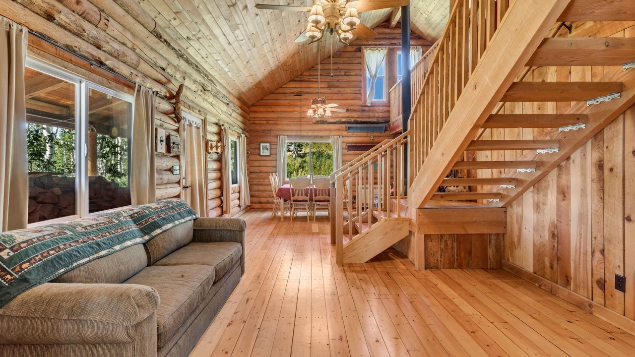 Photo of Livingroom in Tollgate Canyon