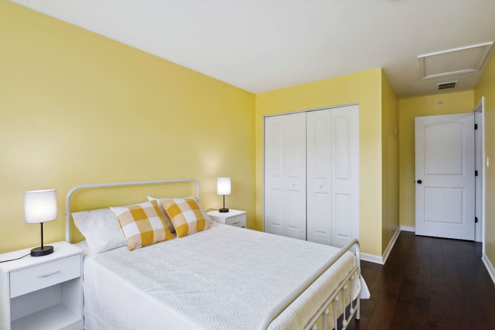 Photo of Bedroom in Newark