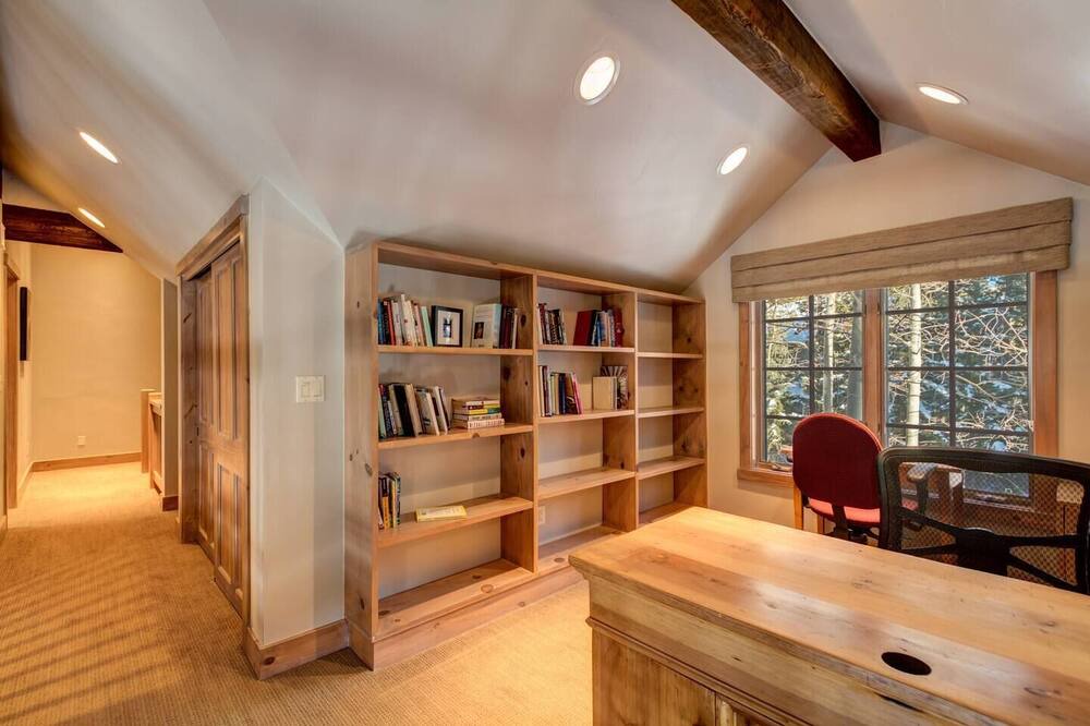 Photo of Livingroom in Warrior's Mark West
