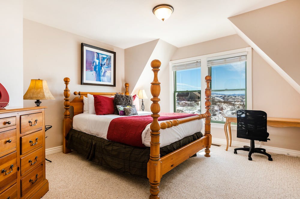 Photo of Bedroom in Silver Summit