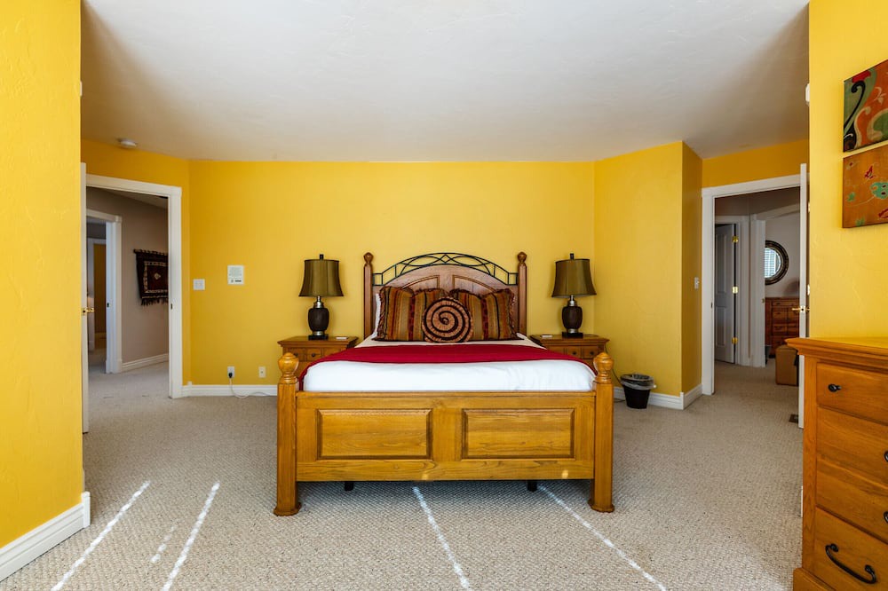 Photo of Bedroom in Silver Summit
