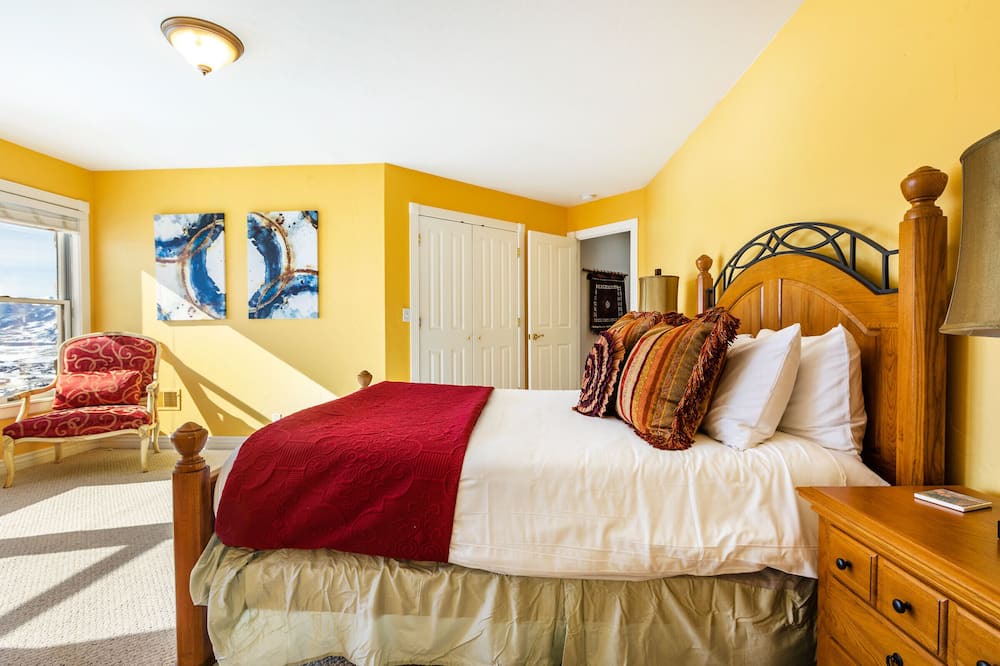 Photo of Bedroom in Silver Summit