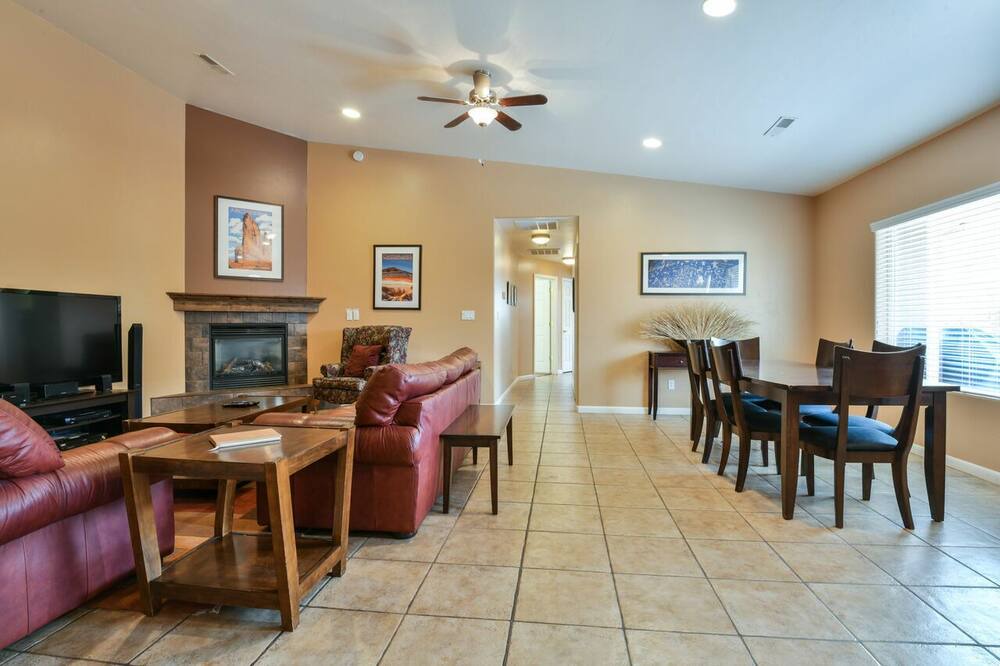 Photo of Livingroom in Moab