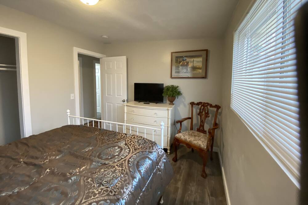 Photo of Bedroom in Millcreek