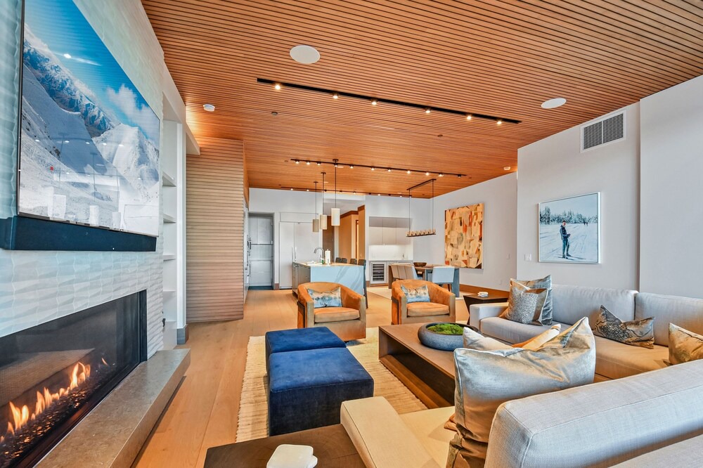 Photo of Livingroom in Empire Pass