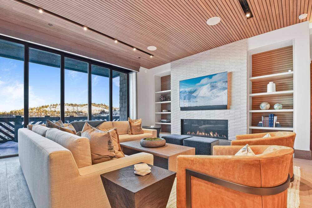 Photo of Livingroom in Empire Pass