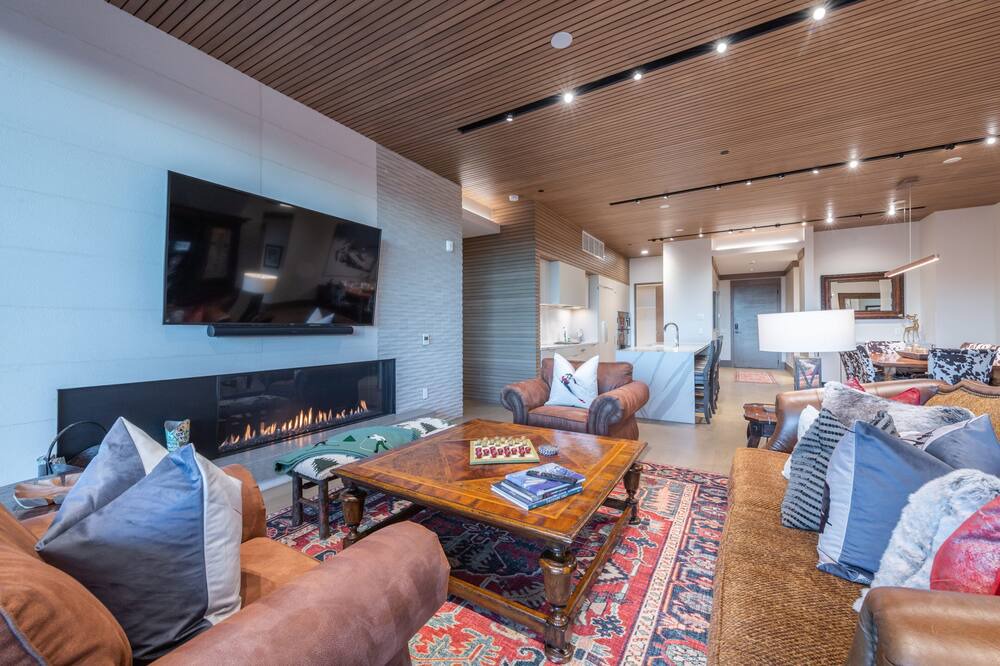Photo of Livingroom in Empire Pass