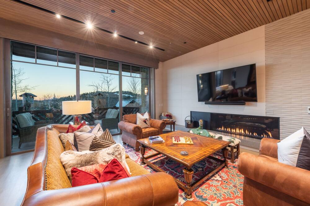Photo of Livingroom in Empire Pass