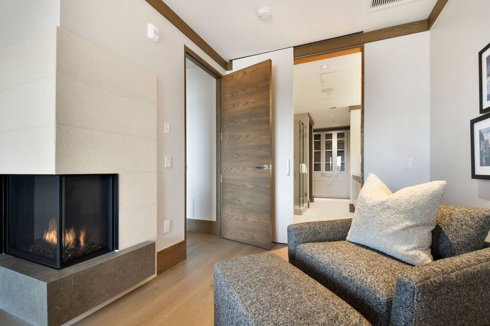 Photo of Livingroom in Empire Pass