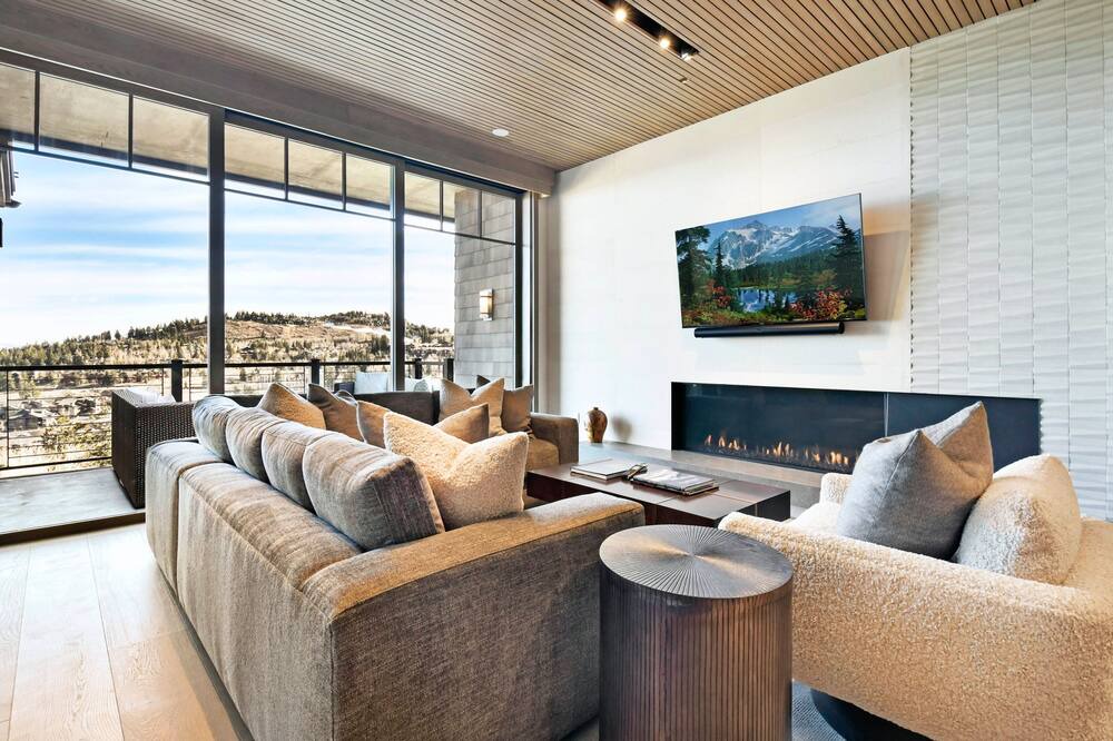Photo of Livingroom in Empire Pass