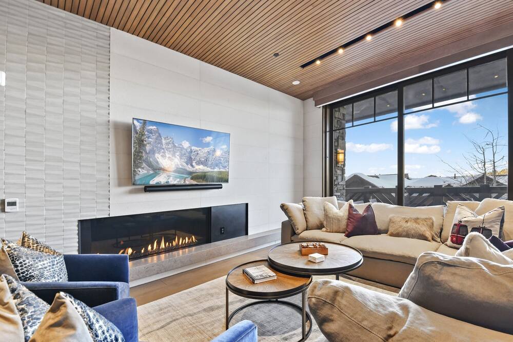 Photo of Livingroom in Empire Pass