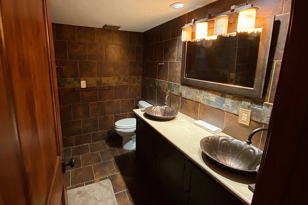 Photo of Bathroom in Sandy
