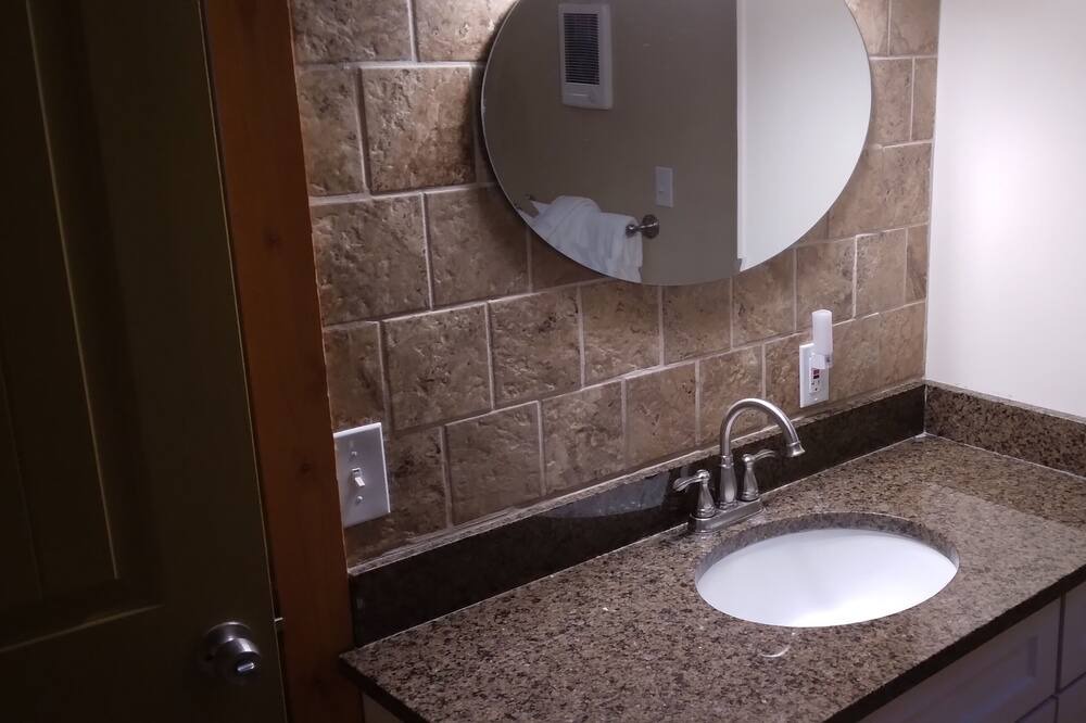 Photo of Bathroom in Summit Park