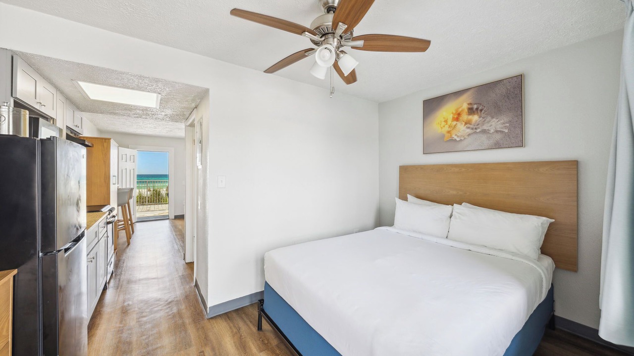 Photo of Bedroom in Laguna Beach Estates