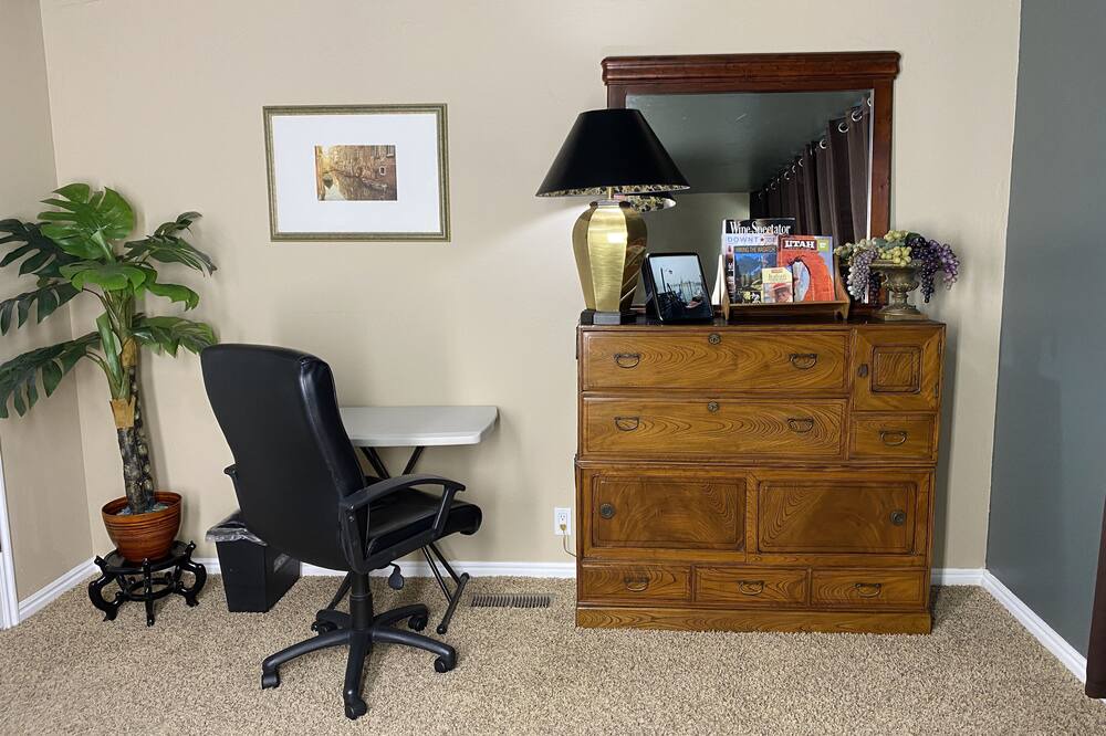 Photo of Bedroom in Holladay