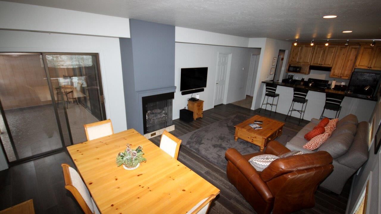 Photo of Livingroom in North Park City