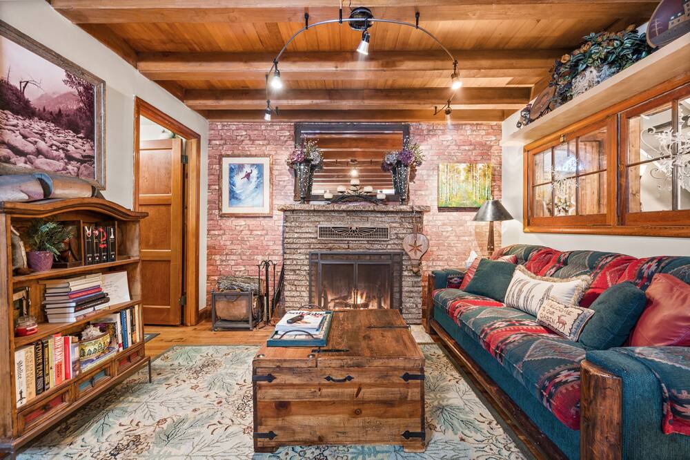 Photo of Livingroom in Snowbird