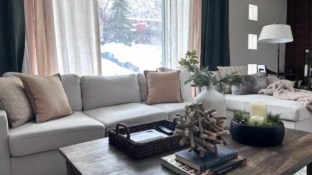 Photo of Livingroom in Olympus Cove