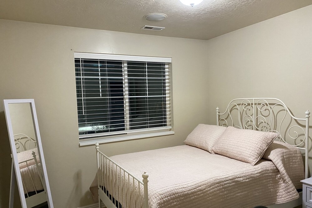 Photo of Bedroom in Kaysville