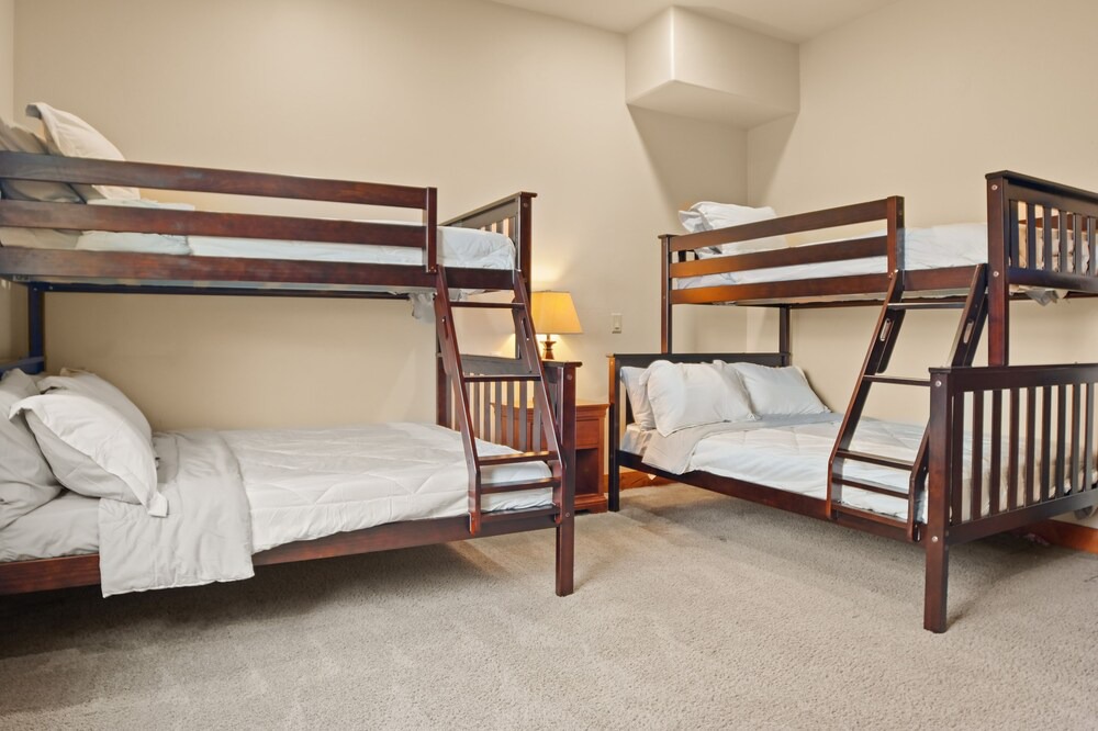 Photo of Bedroom in Highland Estates