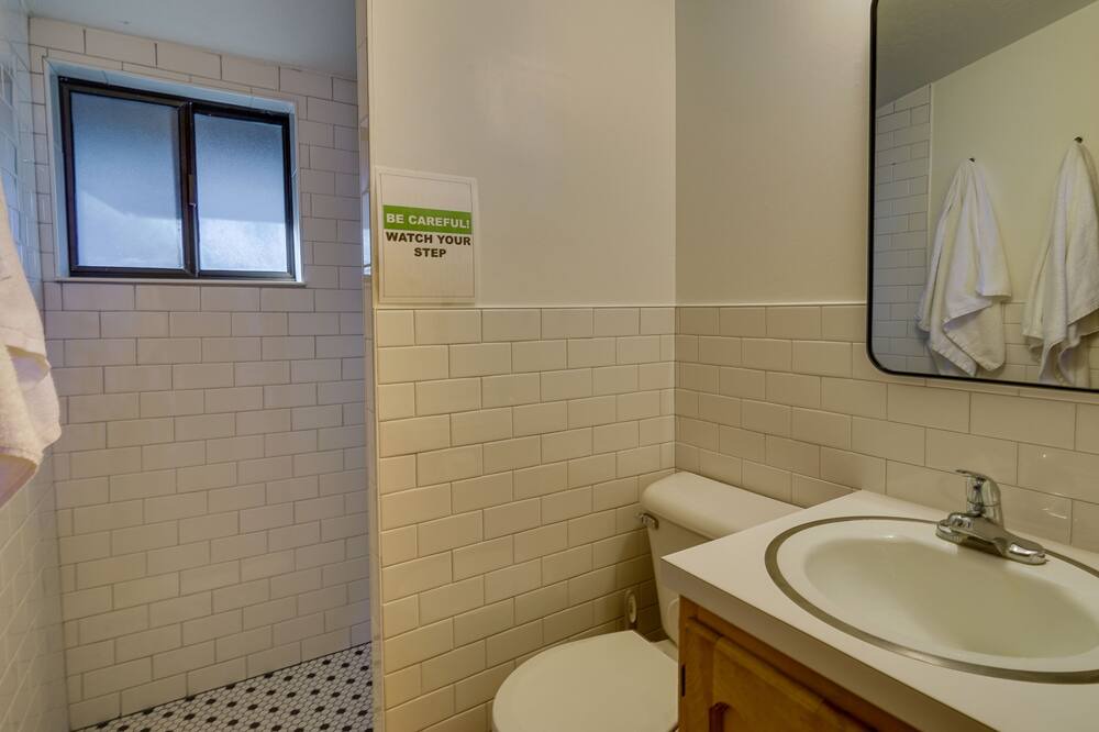 Photo of Bathroom in Summit Park