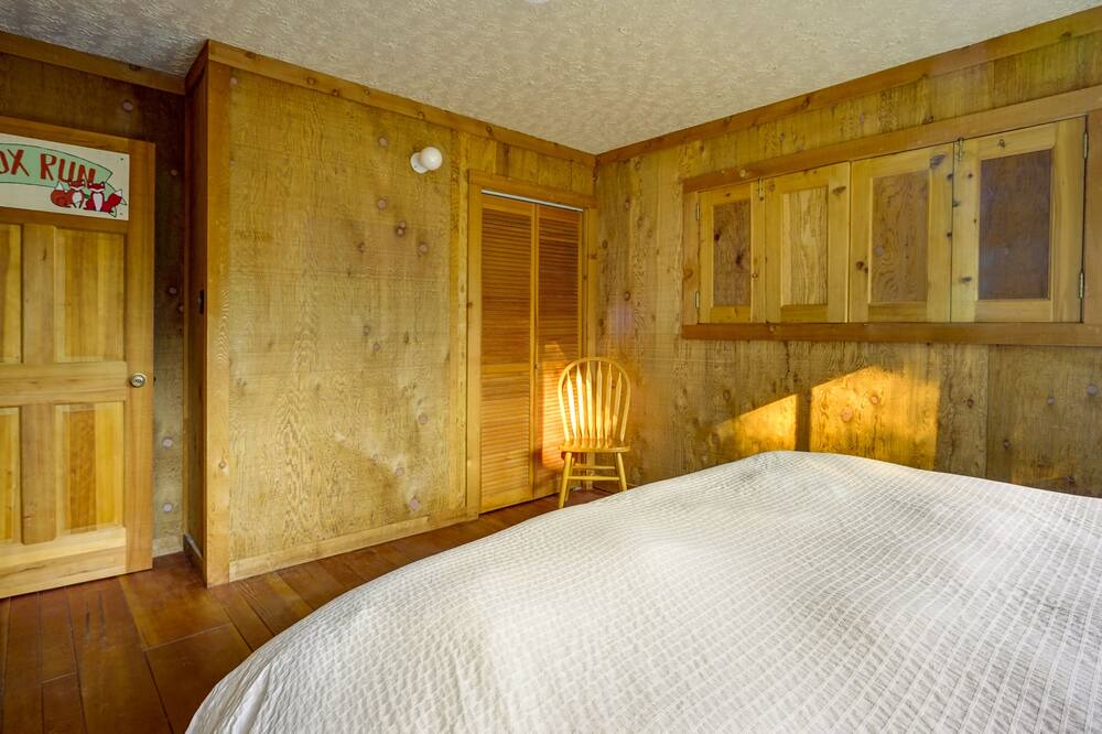 Photo of Bedroom in Summit Park