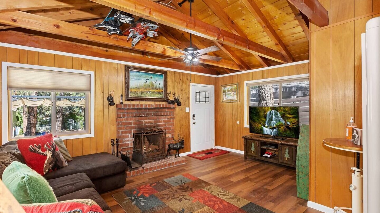 Photo of Livingroom in Big Bear