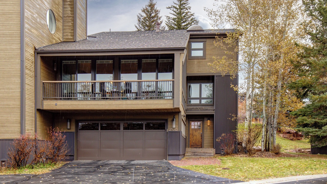 Photo of Outdoor in Park Meadows