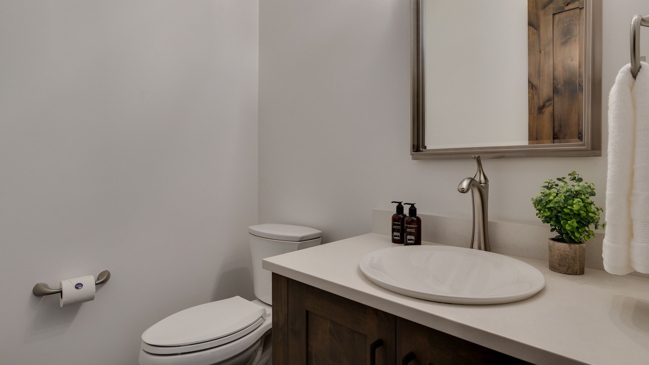 Photo of Bathroom in Peak 8