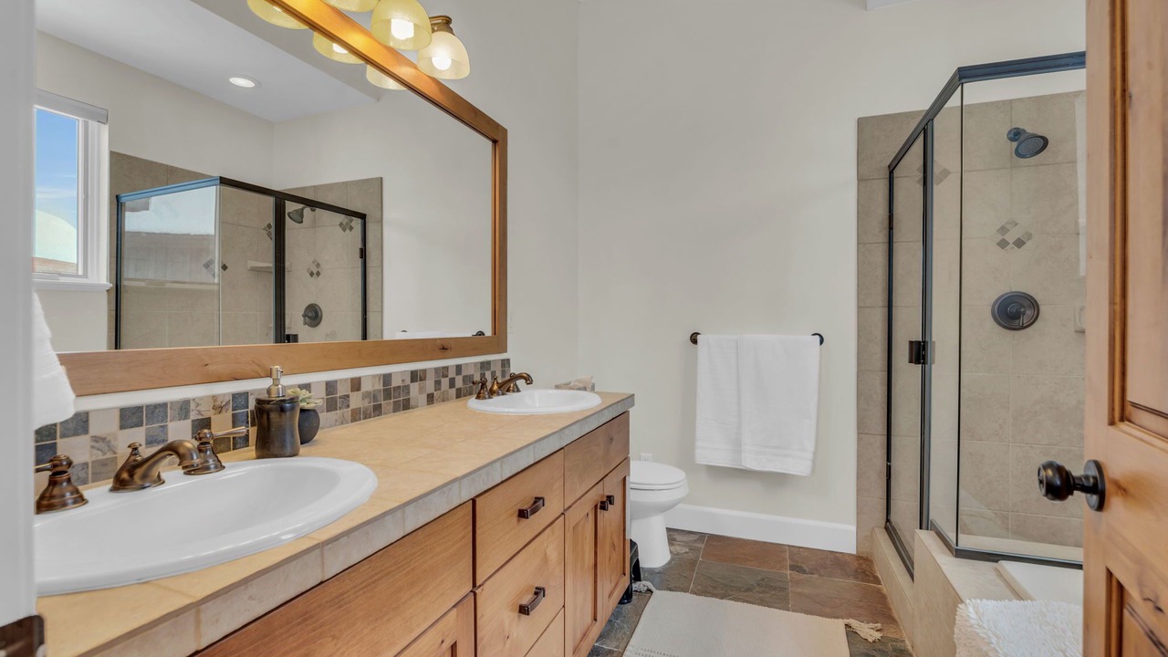 Photo of Bathroom in Eden