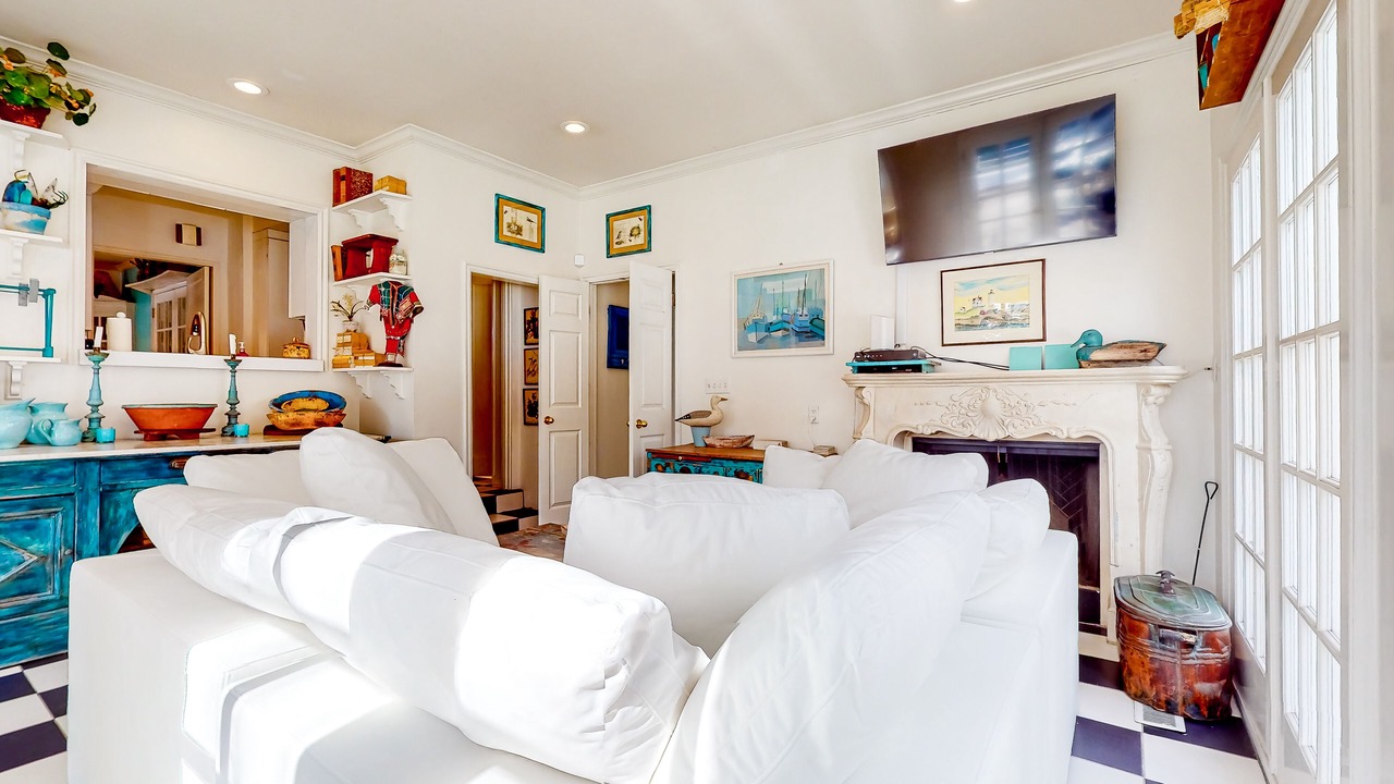 Photo of Livingroom in East Millcreek