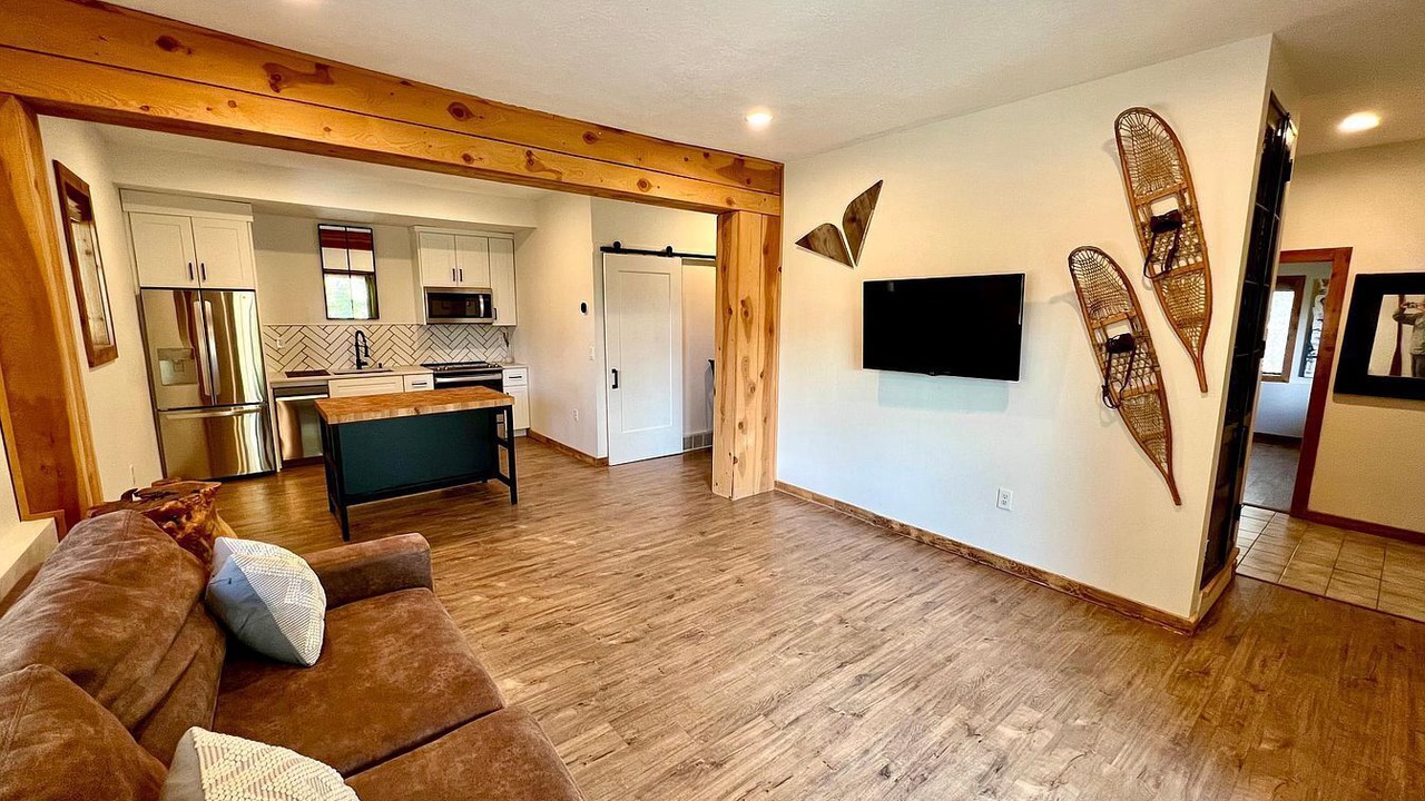 Photo of Livingroom in Summit Park