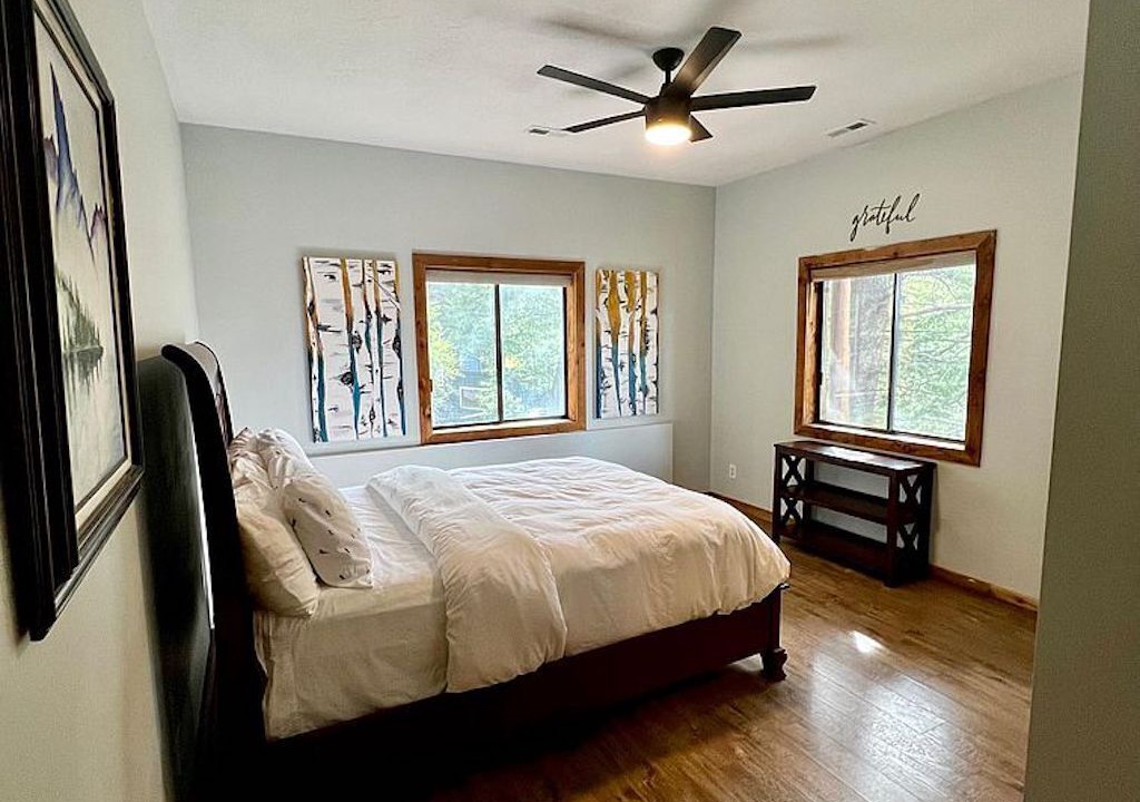 Photo of Bedroom in Summit Park