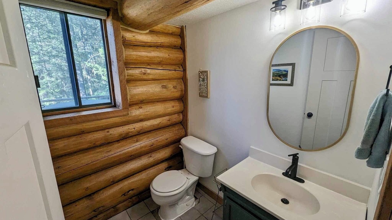 Photo of Bathroom in Summit Park