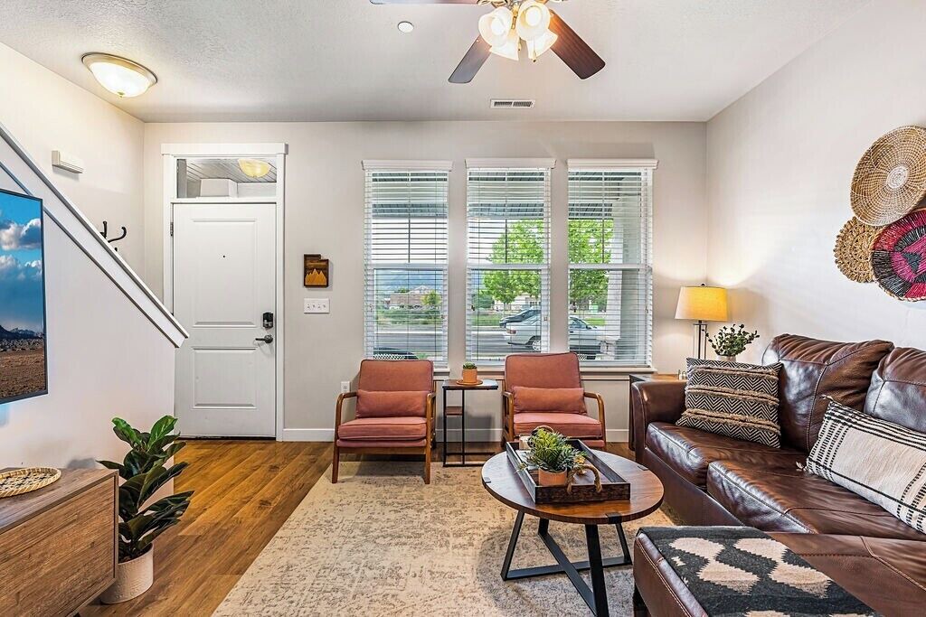 Photo of Livingroom in Draper