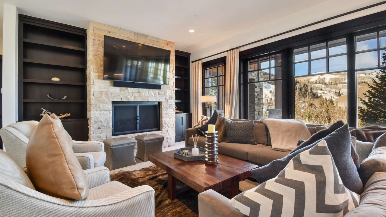 Photo of Livingroom in Empire Pass