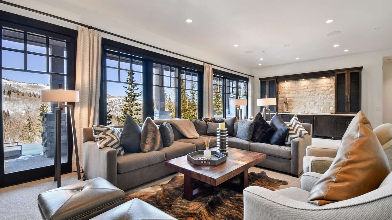 Photo of Livingroom in Empire Pass