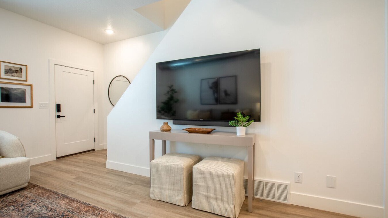 Photo of Bedroom in Poplar Grove