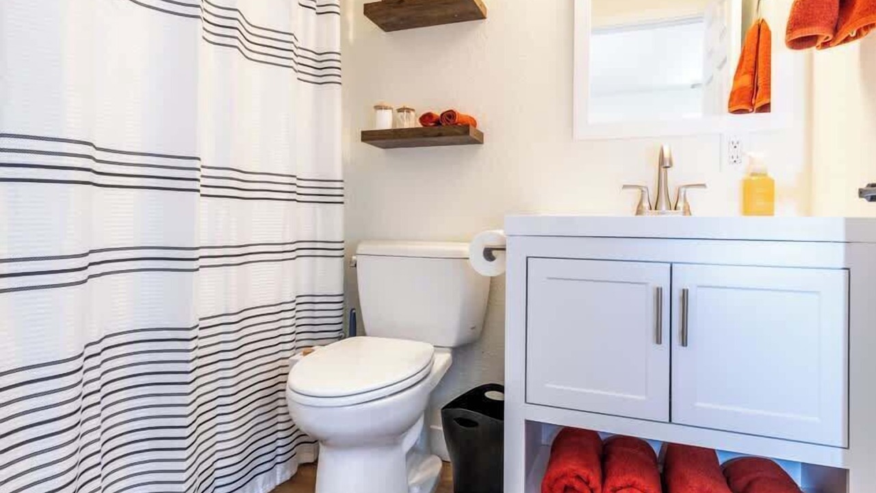 Photo of Bathroom in Page