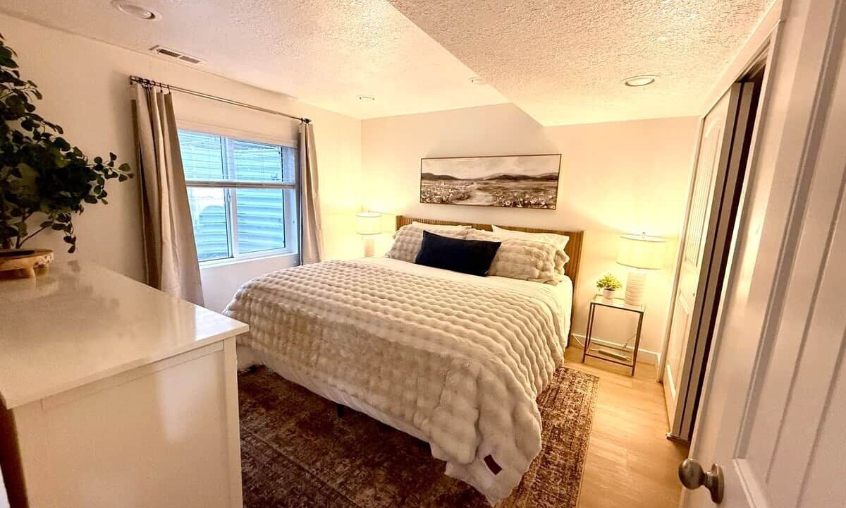 Photo of Bedroom in Sandy