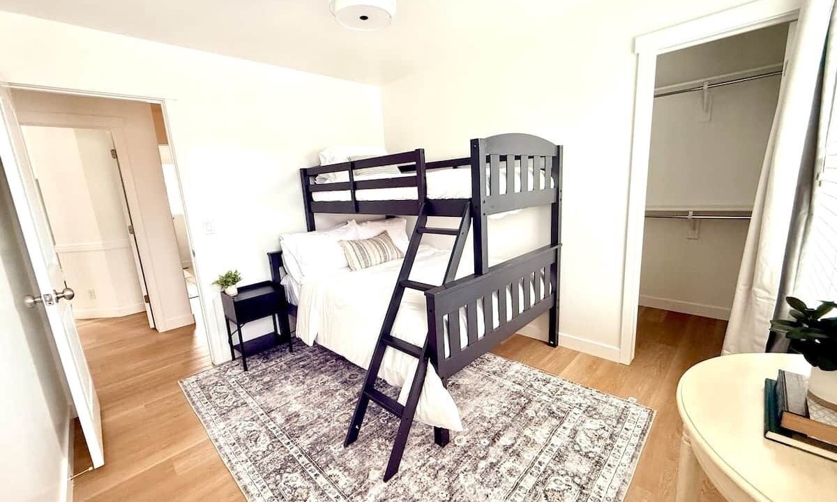 Photo of Bedroom in Sandy