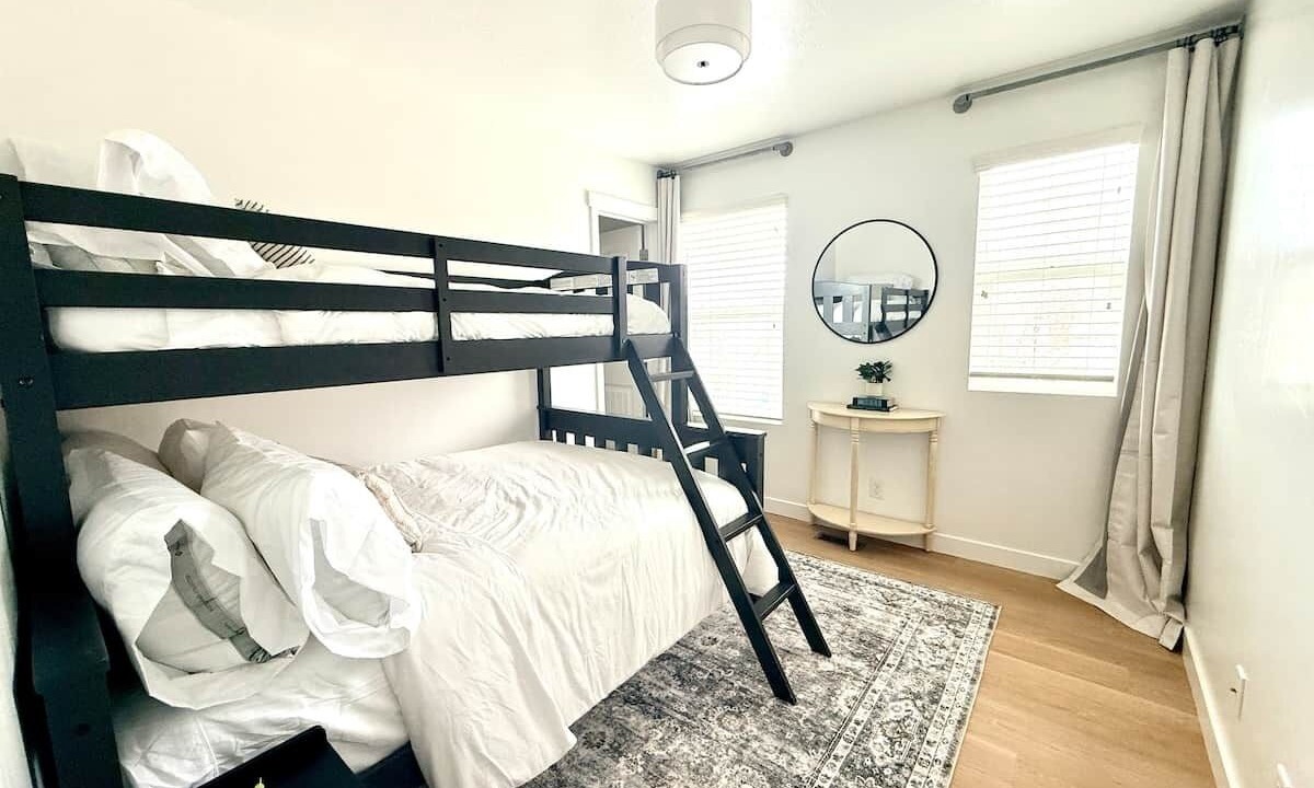Photo of Bedroom in Sandy