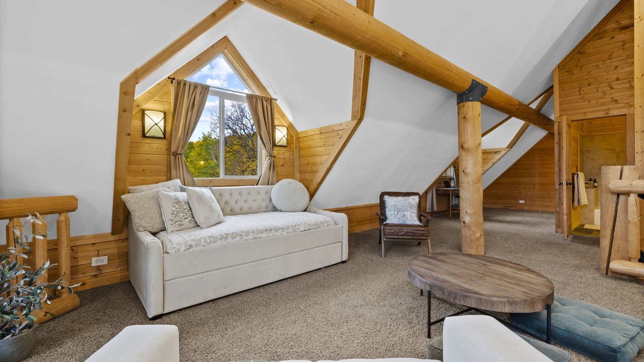 Photo of Livingroom in Tollgate Canyon