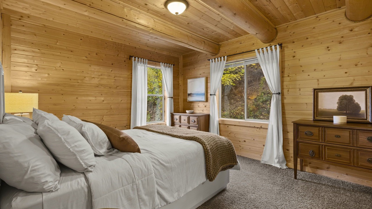 Photo of Bedroom in Tollgate Canyon